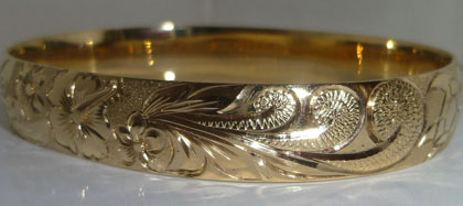 ハワイアンジュエリーYellow Gold Rased Bangle 10mm \379,000（US#7）