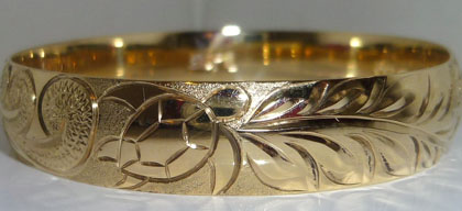 ハワイアンジュエリーYellow Gold Rased Bangle 10mm \379,000（US#7）