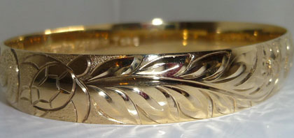 ハワイアンジュエリーYellow Gold Rased Bangle 10mm \379,000（US#7）